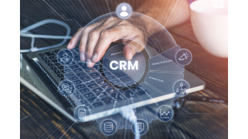 Інтеграція сайту з CRM: як це працює і що дає бізнесу